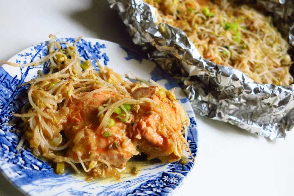 salmone e germogli di soia in salsa di miso