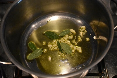 うずら豆（ボルロッティ豆）のトスカーナ風煮込み fagioli borlotti all'uccelletto