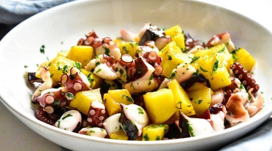 タコとジャガイモのガーリック炒め