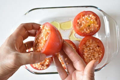 トマトとお米のリピエノ（ファルシ）　pomodori riipieni con riso e parmigiano