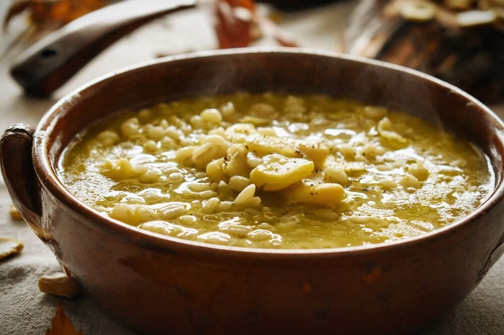 そら豆と麦のスープ　zuppa di fave e orzo