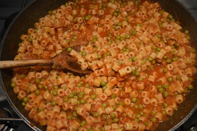 pasta e piselli al pomodoro グリーンピースのトマトソースパスタ