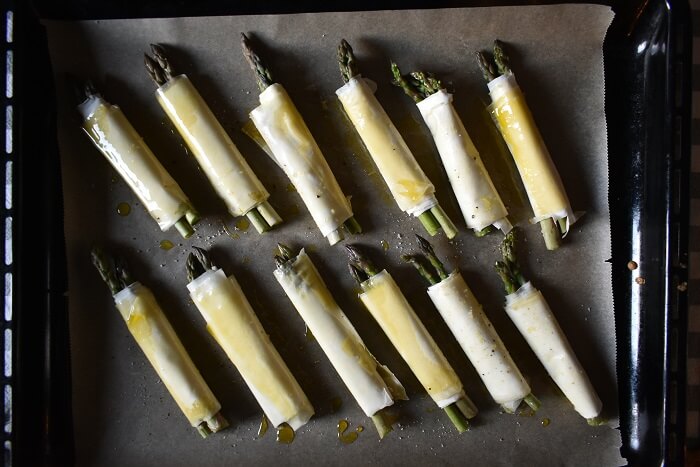 アスパラのフィロ生地巻き　involtini di asparagi con pasta filo